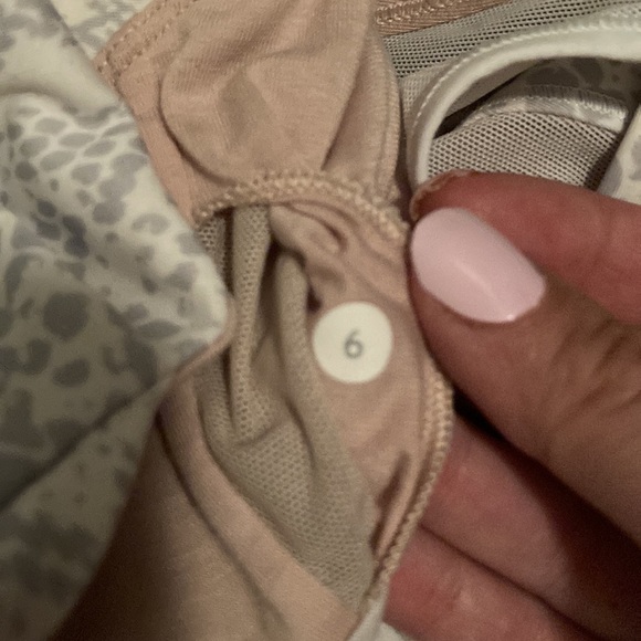 Lululemon tank - Picture 7 of 7